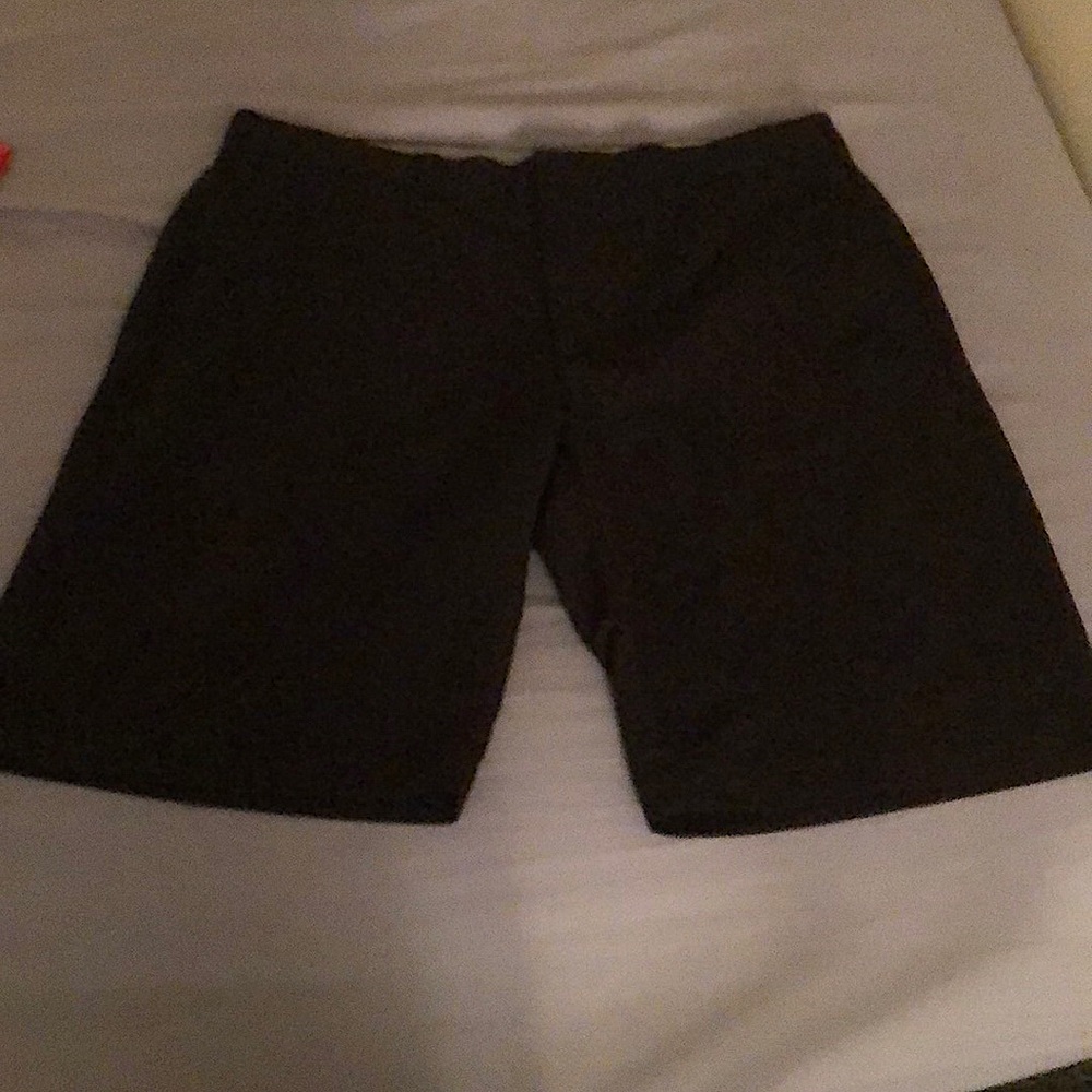 Walter Hagen Golf Shorts (waist 34)